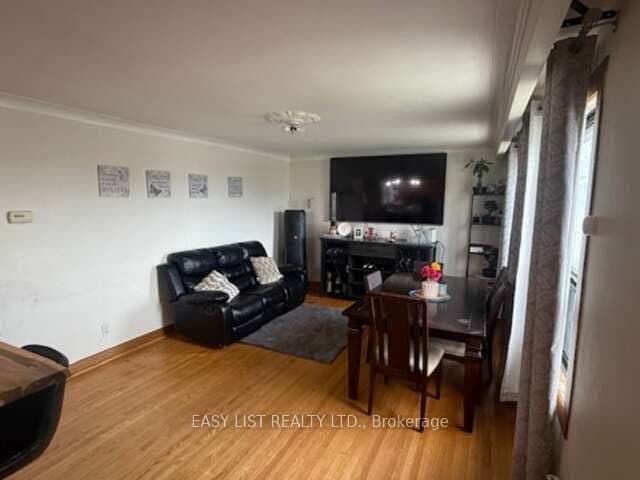49 Blaydon Avenue, Toronto, ON M3M 2E3 – photo 3