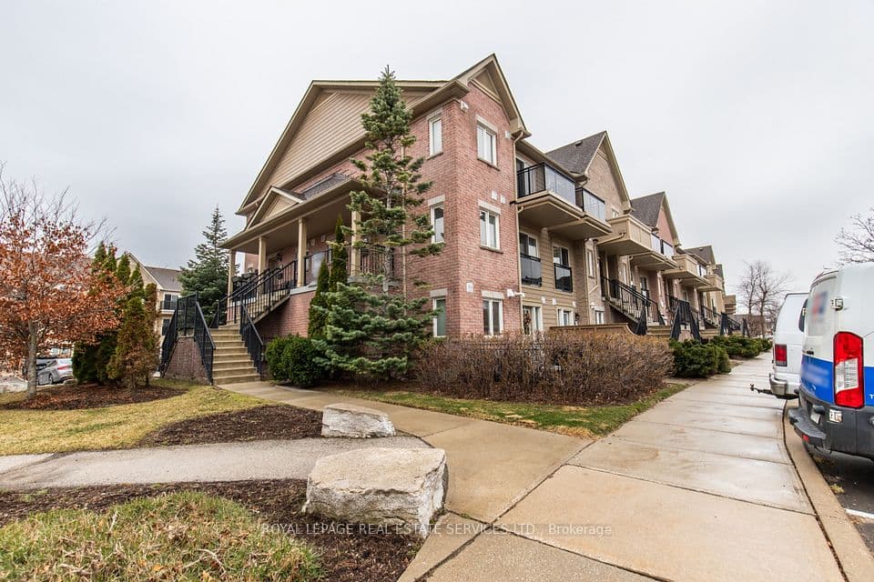 4975 Southampton Drive 272, Mississauga, ON L5M 8C8 – main photo