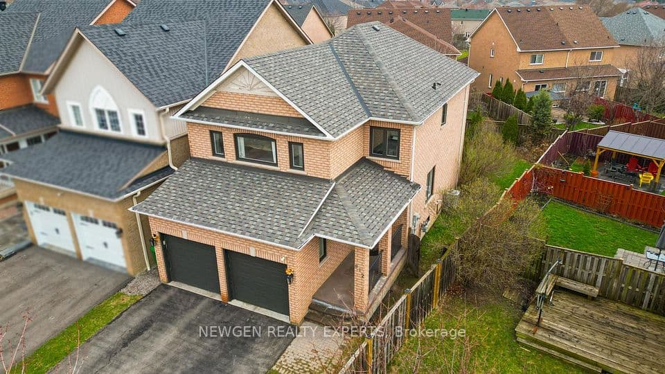 812 Knotty Pine Grove, Mississauga, ON L5W 1K5 – photo 2