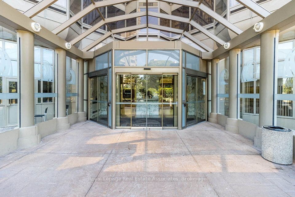1 Palace Pier Court 2407, Toronto, ON M8V 3W9 – photo 3