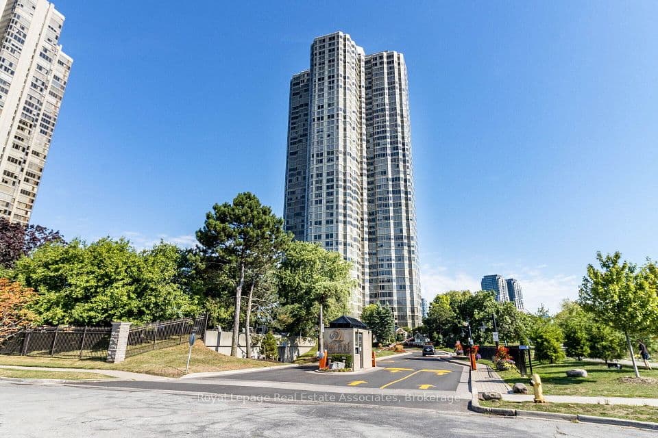 1 Palace Pier Court 2407, Toronto, ON M8V 3W9 – main photo