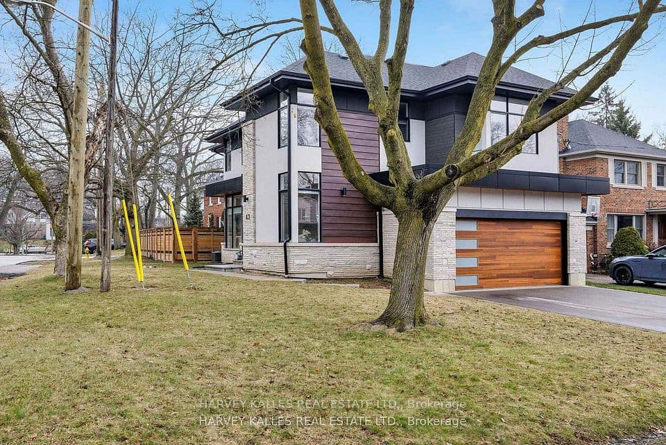 43 Ballacaine Drive, Toronto, ON M8Y 4B1 – photo 3