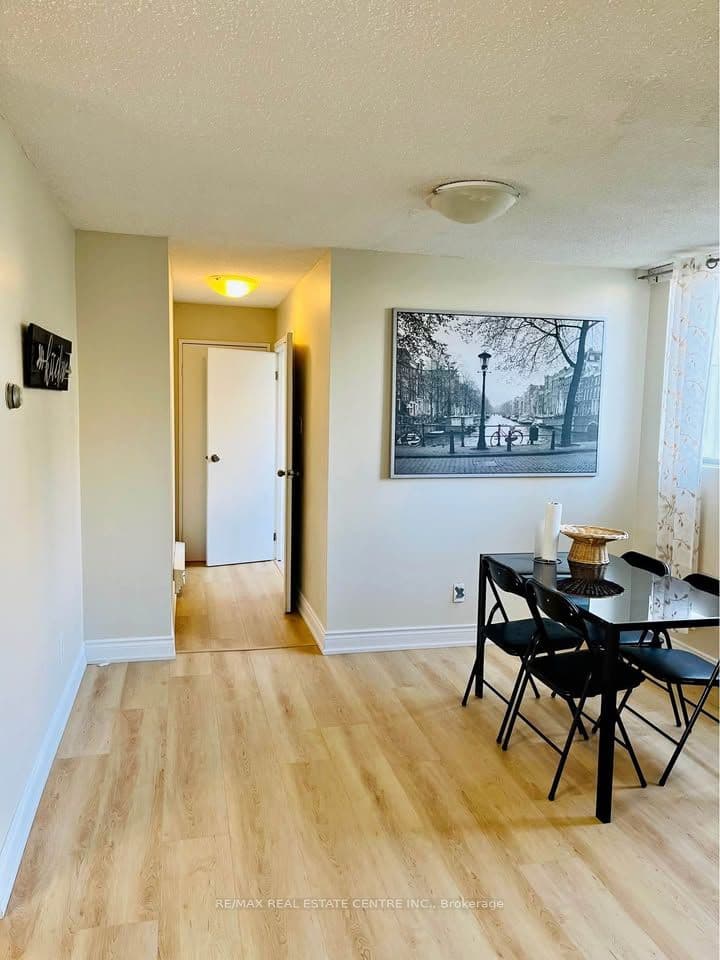 3700 Kaneff Crescent 501, Mississauga, ON L5A 4B8 – photo 2