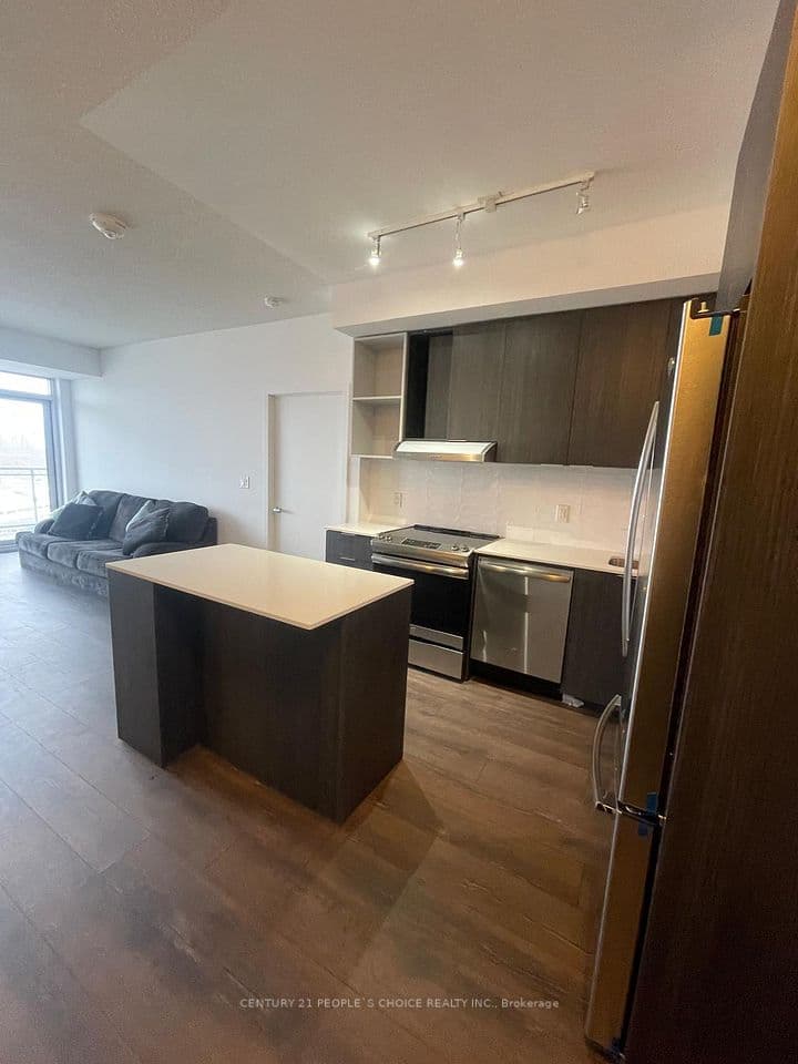 2520 Eglinton Avenue W 810, Mississauga, ON L5M 0Y4 – photo 2