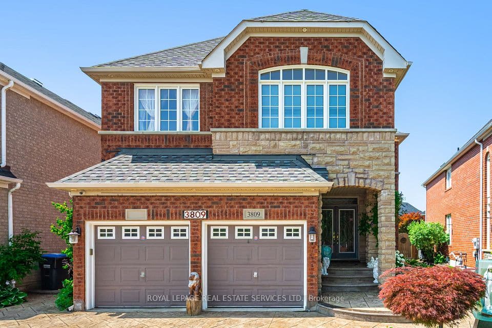 3809 Candlelight Drive, Mississauga, ON L5M 8A8 – photo 3