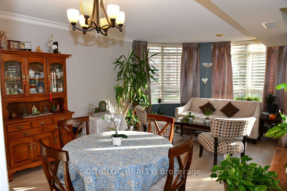 310 Burnhamthorpe Road W 213, Mississauga, ON L5B 4P9 – photo 2