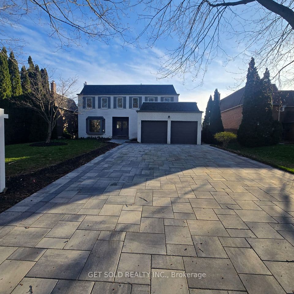 1768 Sherwood Forrest Circle, Mississauga, ON L5K 2H6 – main photo