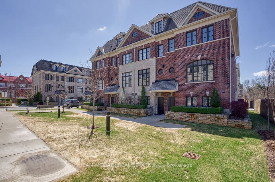 2029 Queensborough Gate, Mississauga, ON L5M 0Y1 – main photo