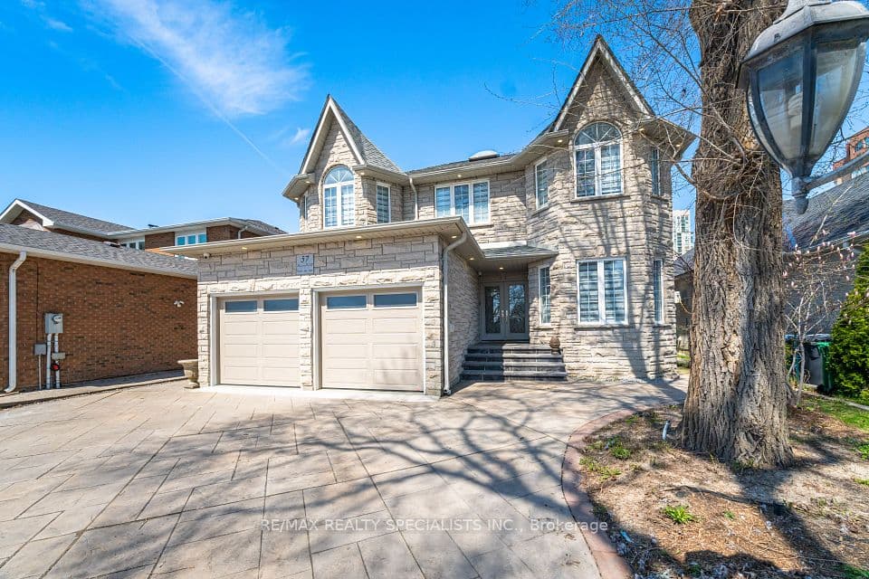 57 Fairview Road W, Mississauga, ON L5B 1K7 – main photo