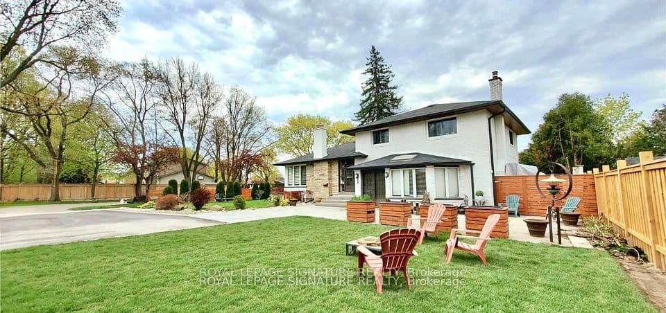 2263 Harcourt Crescent, Mississauga, ON L4Y 1W3 – photo 3