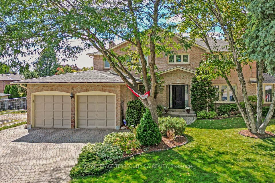 8 Chalmers Court, Brampton, ON L6Z 3G9 – main photo