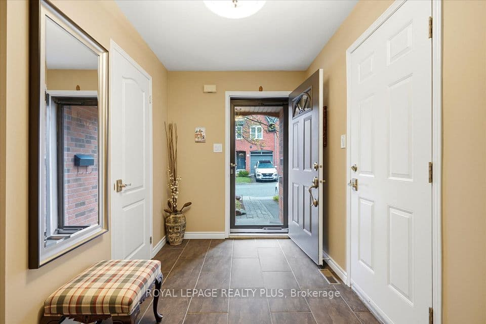 928 Queen Street W 30C, Mississauga, ON L5H 4K5 – photo 3