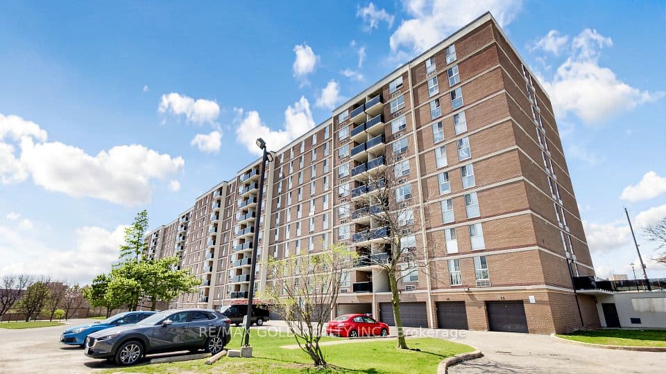 2825 Islington Avenue 102, Toronto, ON M9L 2K1 – photo 2