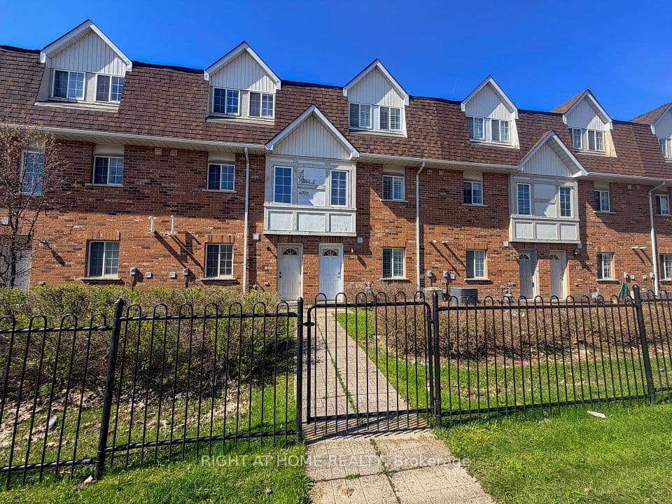 1525 South Parade Court 28, Mississauga, ON L5M 6E9 – photo 2