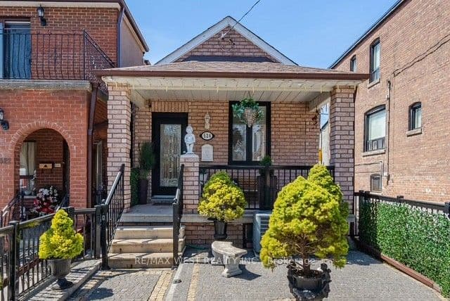 524 Salem Avenue N, Toronto, ON M6H 3E1 – main photo