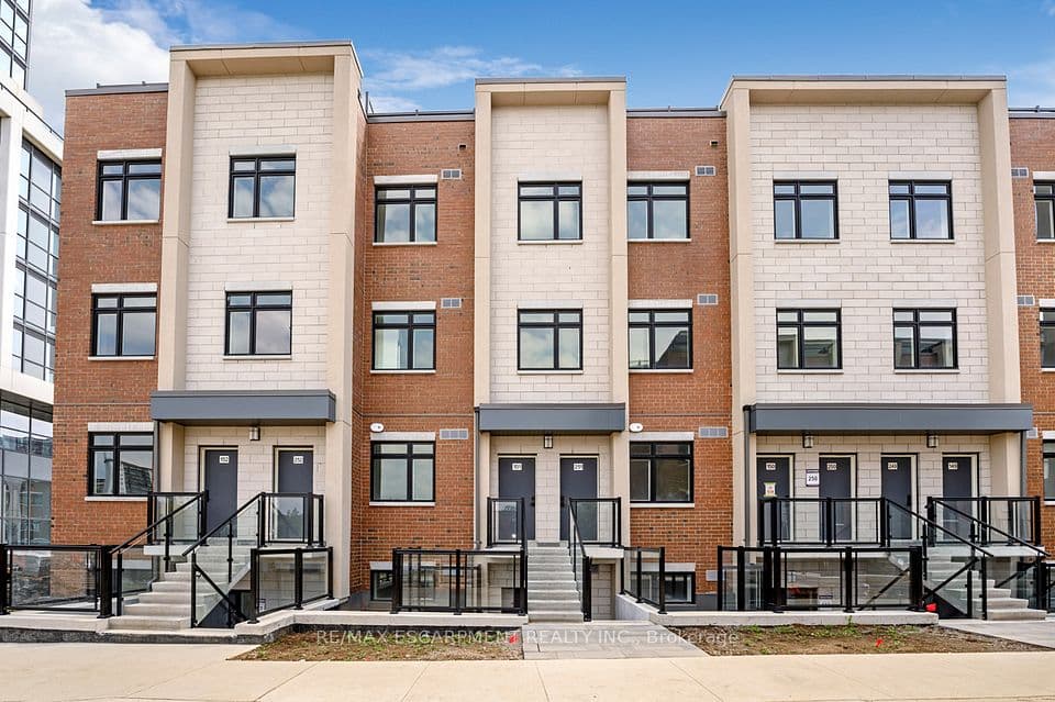 1075 Douglas McCurdy Common 251, Mississauga, ON L5G 0C6 – main photo