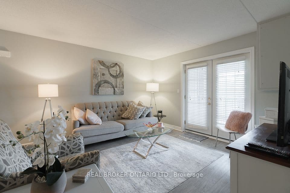 2040 Cleaver Avenue 218, Burlington, ON L7M 4C4 – photo 2