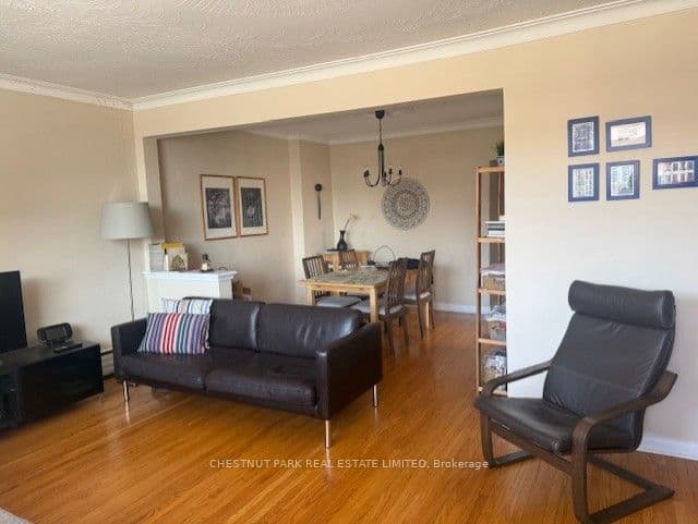 757 Lawrence Avenue W, Toronto, ON M6A 1B7 – photo 2