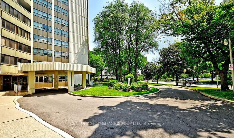 2323 Confederation Parkway 1408, Mississauga, ON L5B 1R6 – photo 2