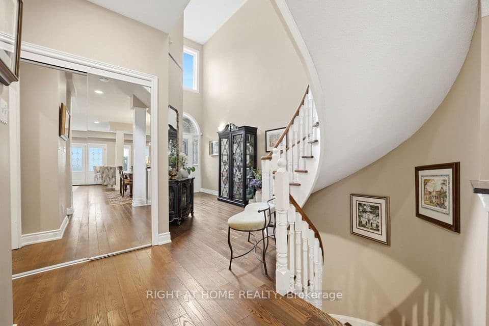 2121 Pinevalley Crescent, Oakville, ON L6H 6L7 – photo 3