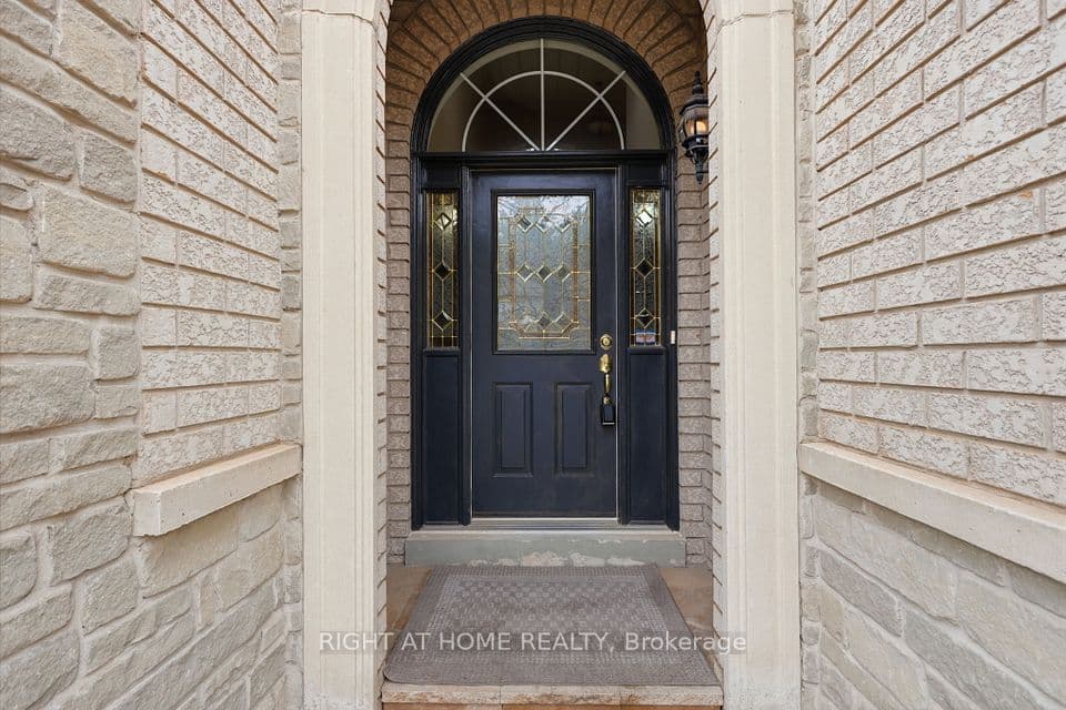 2121 Pinevalley Crescent, Oakville, ON L6H 6L7 – photo 2