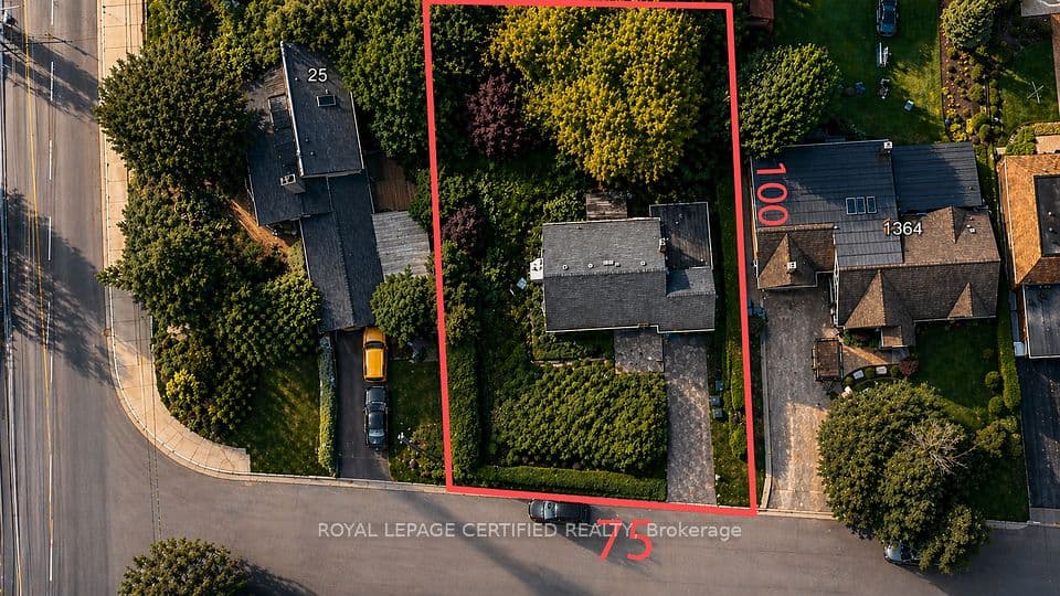 1348 Hollyrood Avenue, Mississauga, ON L5G 3J4 – photo 2