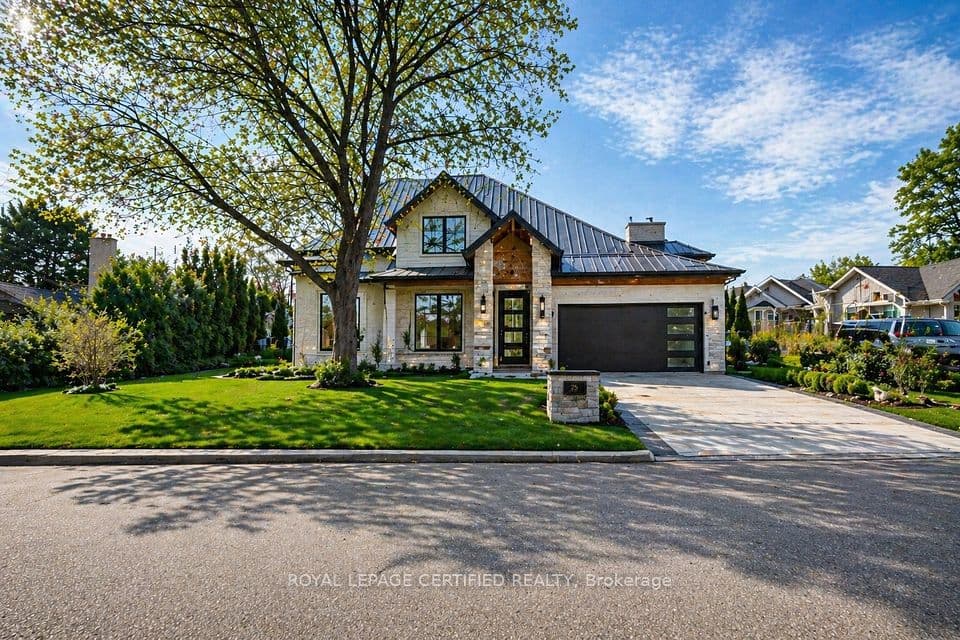 1348 Hollyrood Avenue, Mississauga, ON L5G 3J4 – main photo