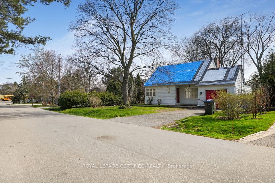 1348 Hollyrood Avenue, Mississauga, ON L5G 3J4 – photo 3