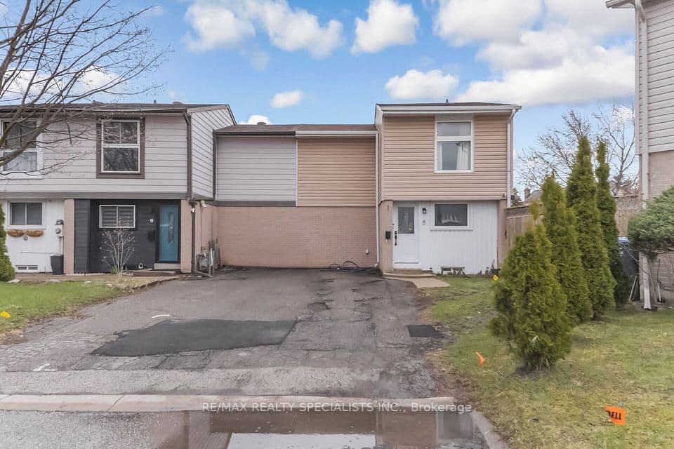 8 Grantbrook Court, Brampton, ON L6S 2K8 – photo 3