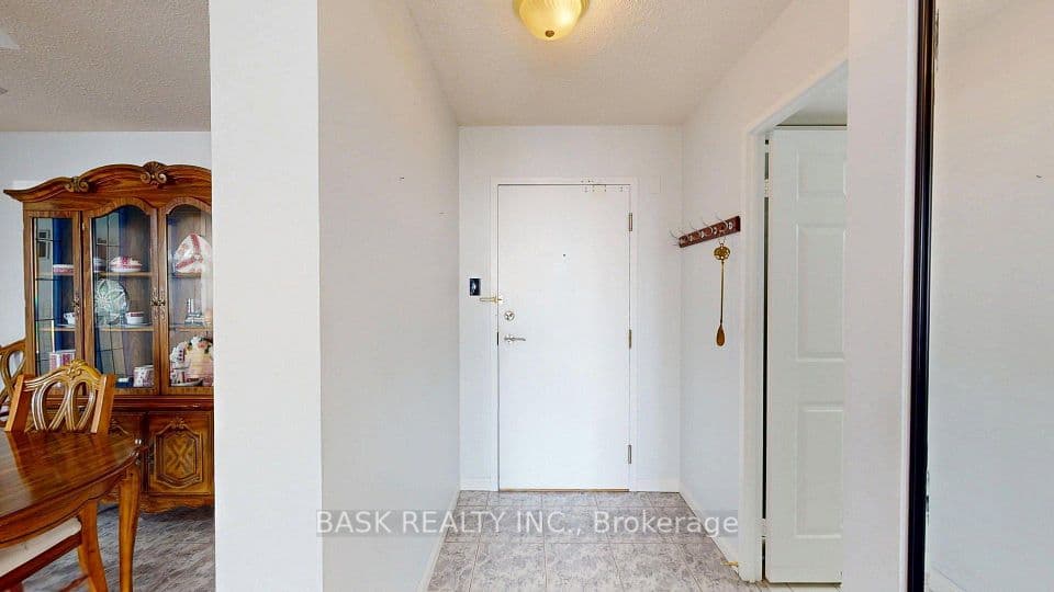 12 Laurelcrest Street 907, Brampton, ON L6S 5Y4 – photo 2