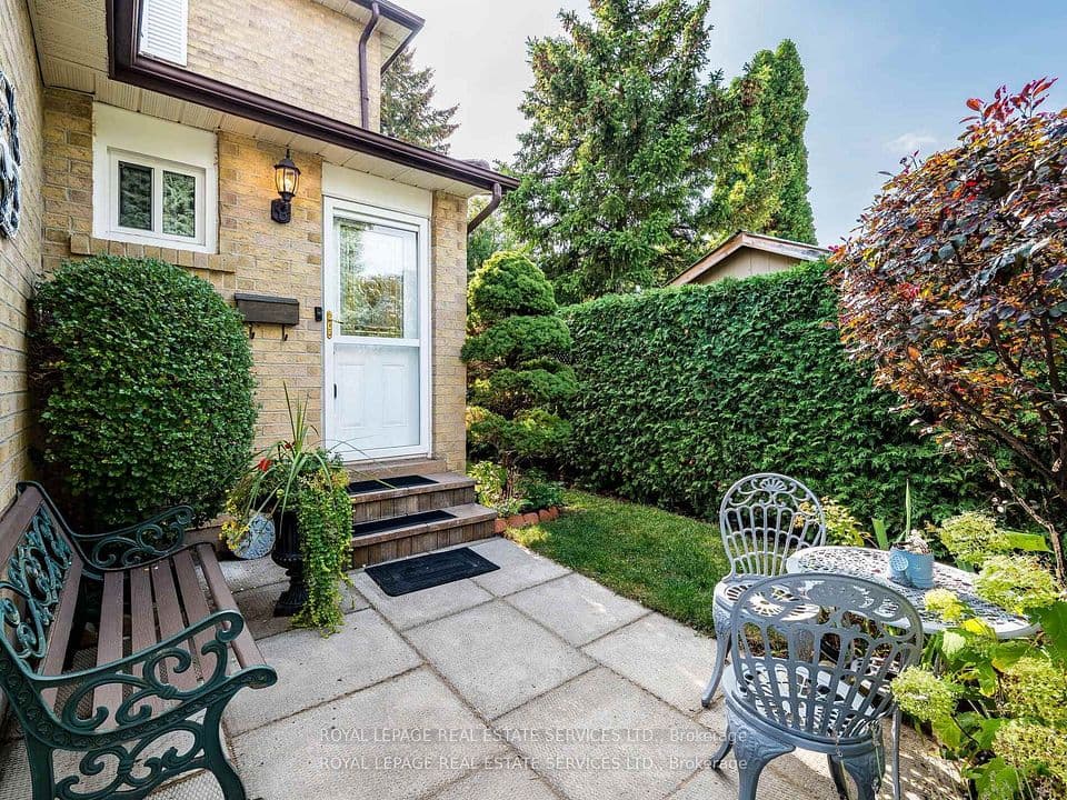 77 Martindale Crescent, Brampton, ON L6X 2T8 – photo 3
