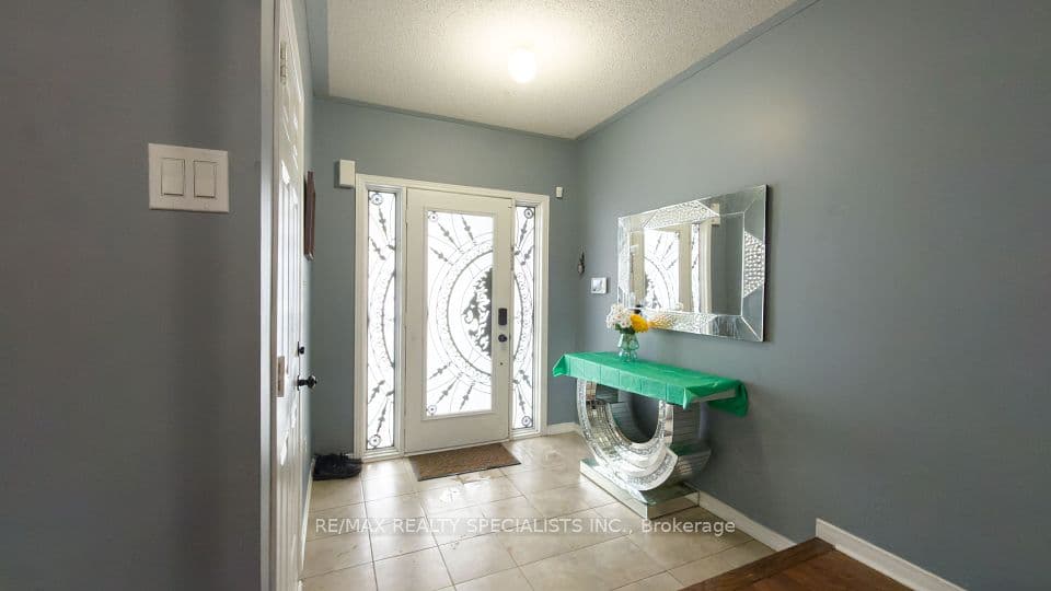 13 Burnstown Circle, Brampton, ON L6P 3M1 – photo 3