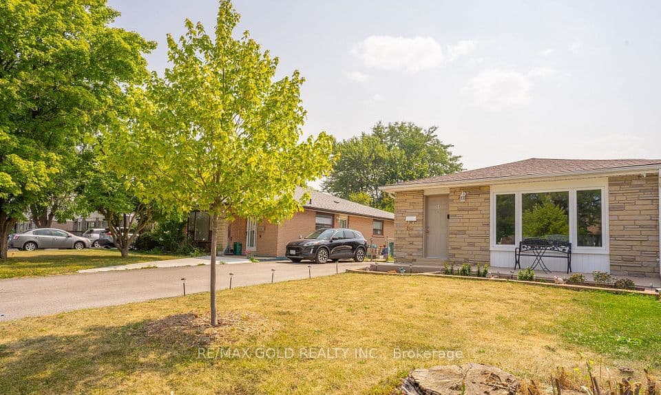 51 Davenport Crescent, Brampton, ON L6T 3L5 – photo 2