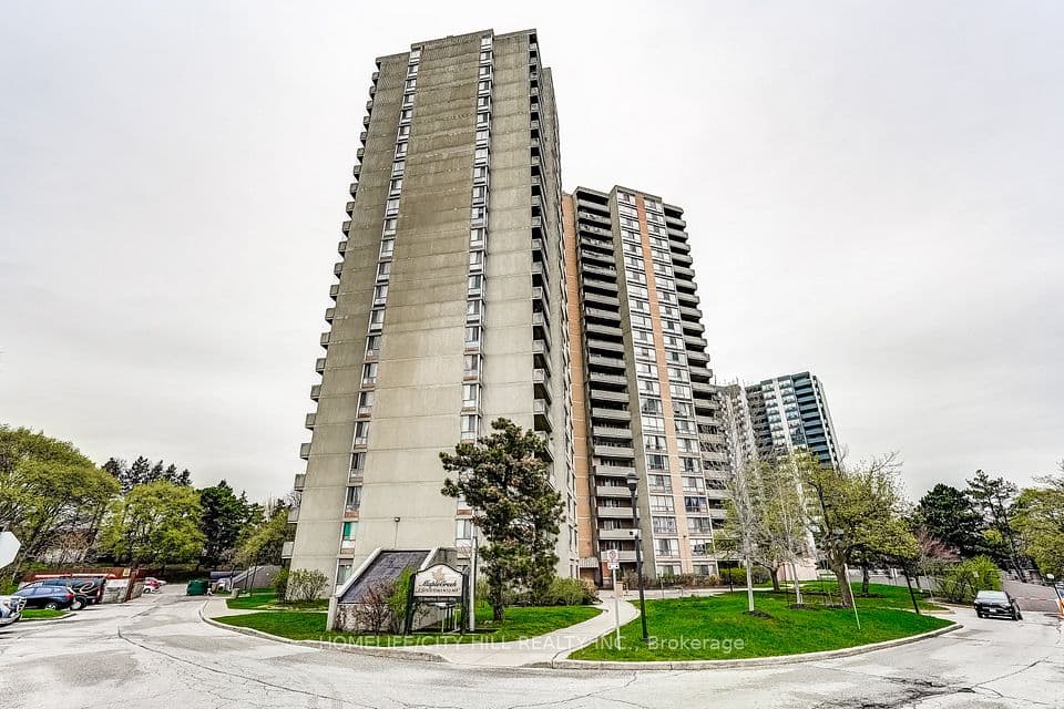 10 Martha Eaton Way 1508, Toronto, ON M6M 5B3 – main photo