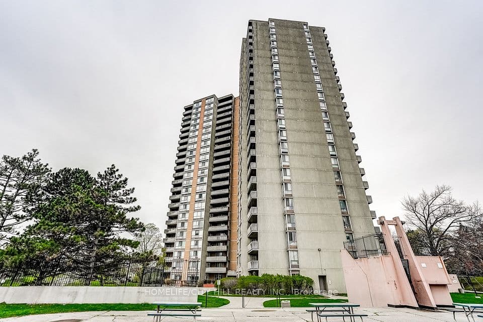 10 Martha Eaton Way 1508, Toronto, ON M6M 5B3 – photo 3
