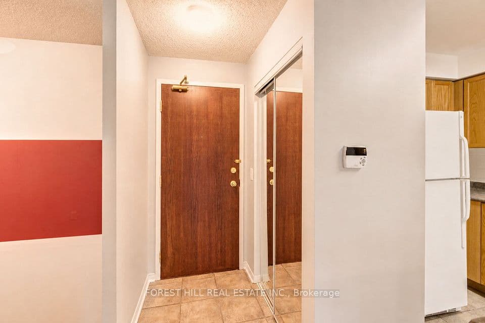 17 Michael Power Place 709, Toronto, ON M9A 5G5 – photo 3