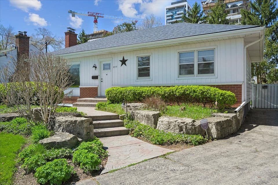 2117 Edinburgh Drive, Burlington, ON L7R 2C8 – main photo