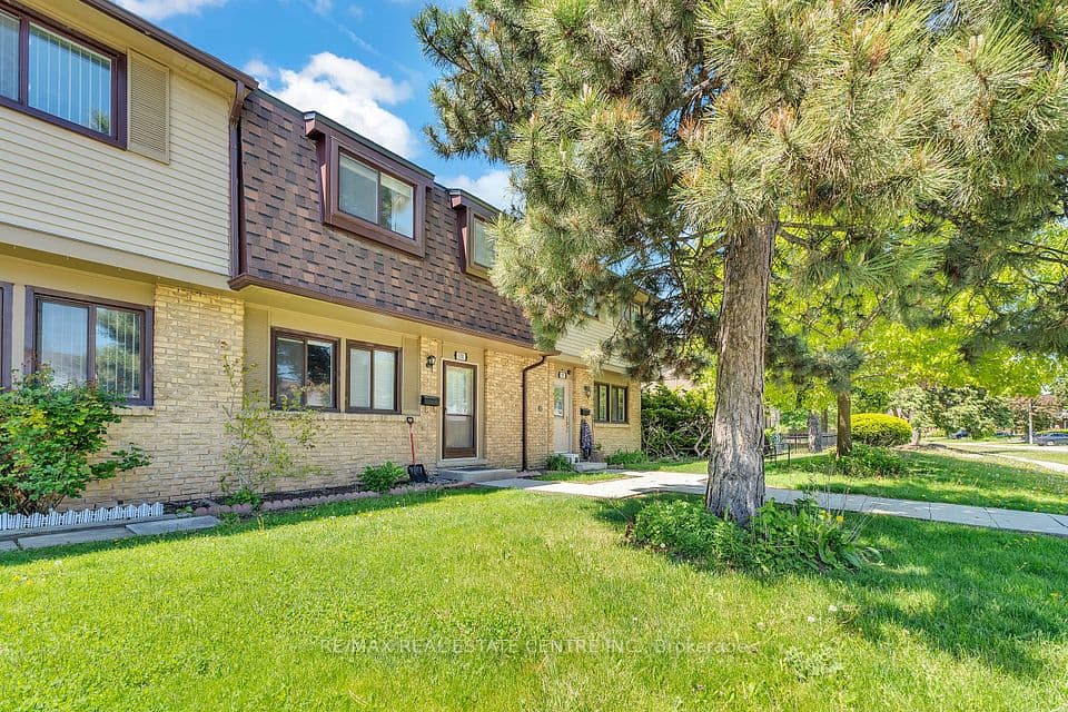 105 Hansen Road N 102, Brampton, ON L6V 3C9 – photo 2