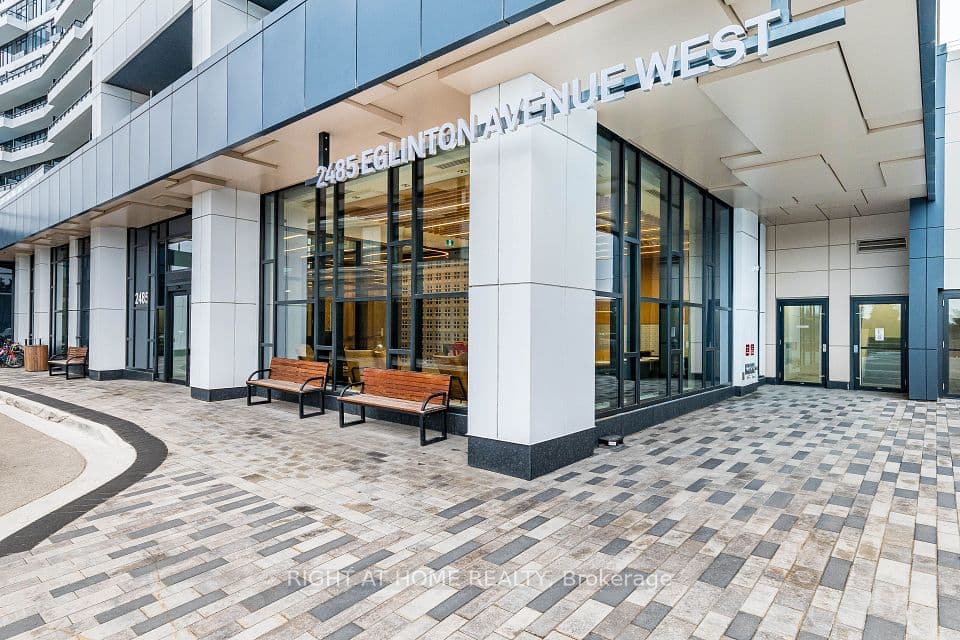 2485 Eglinton Avenue W 418, Mississauga, ON L5W 2T1 – photo 2