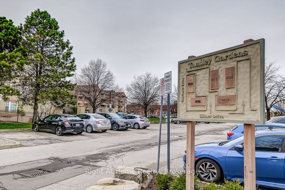 4005 Kilmer Drive 212, Burlington, ON L7M 4M2 – photo 3