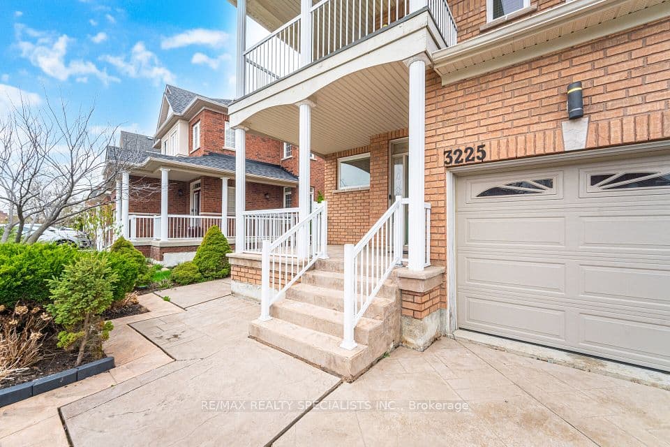 3225 Escada Drive, Mississauga, ON L5M 7V6 – photo 3