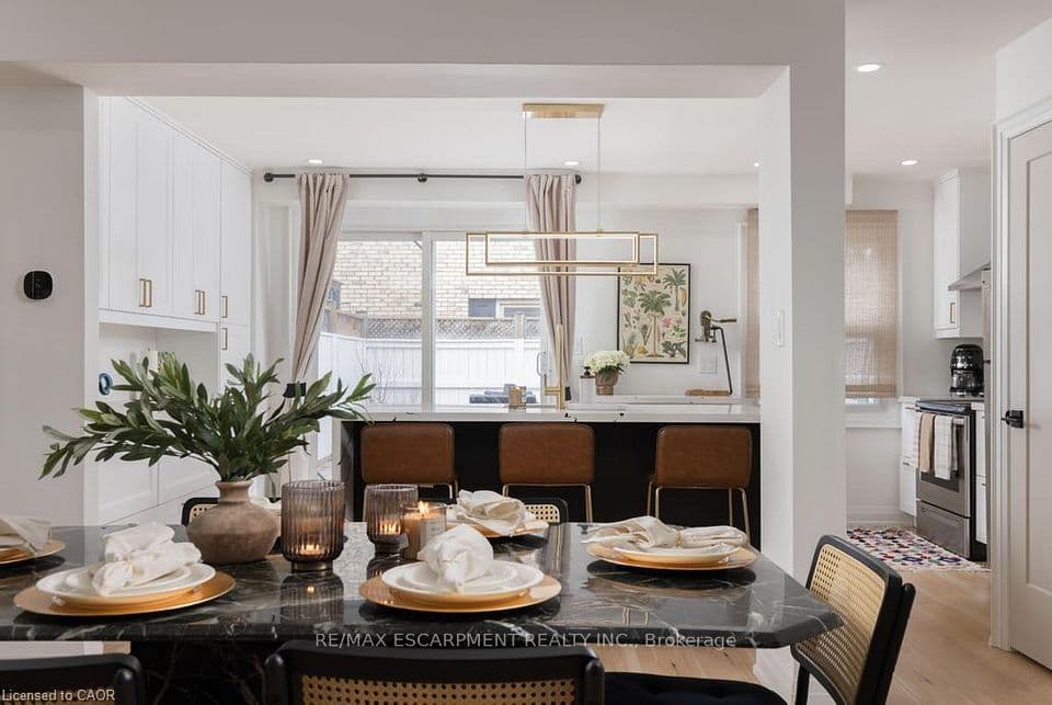 1422 GHENT Avenue E, Burlington, ON L7S 1W8 – main photo
