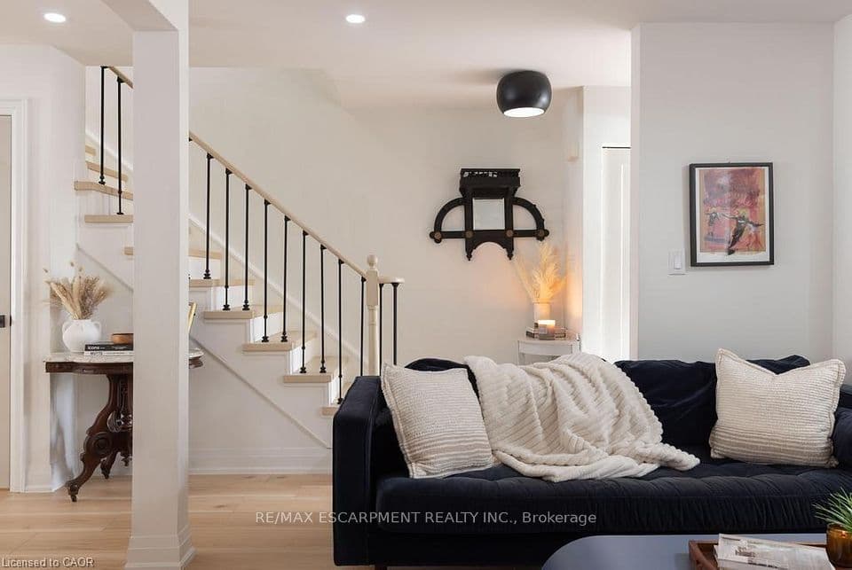 1422 GHENT Avenue E, Burlington, ON L7S 1W8 – photo 2