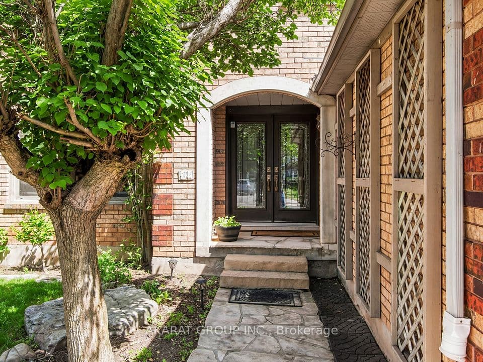 1626 Heritage Way, Oakville, ON L6M 2Z4 – photo 3