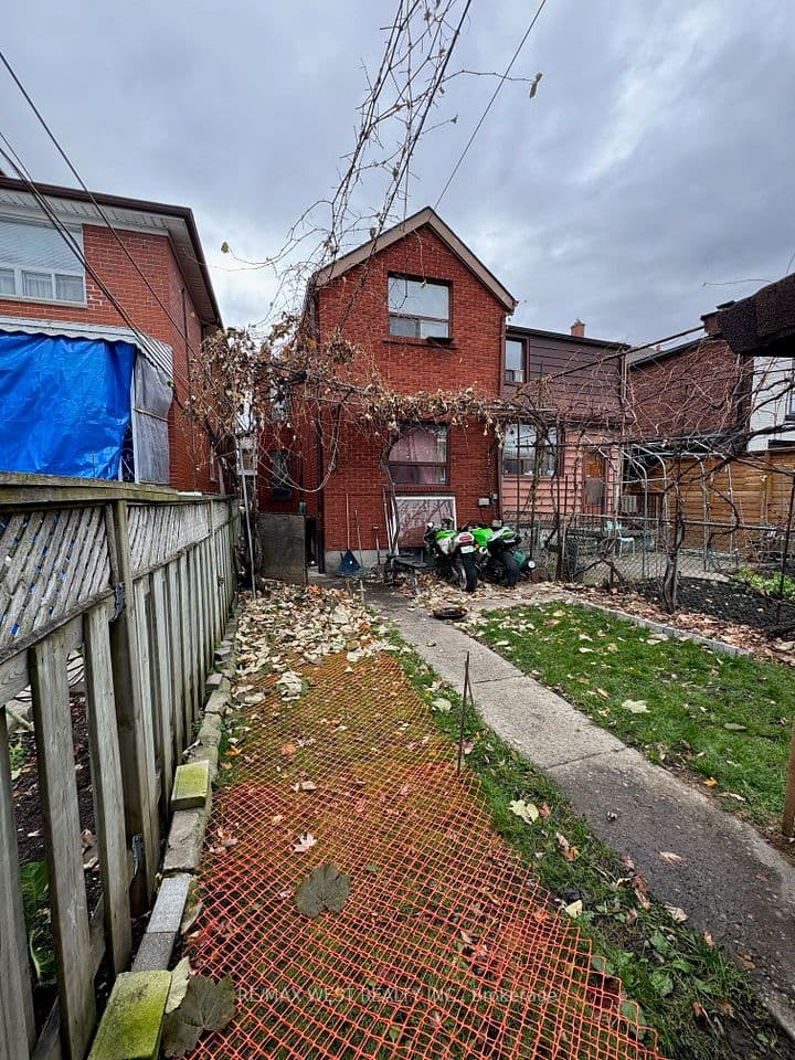 407 Concord Avenue, Toronto, ON M6H 2P9 – photo 3