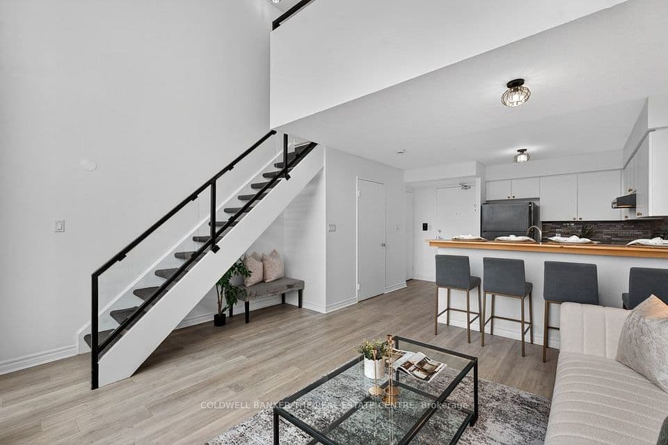 200 Manitoba Street 224, Toronto, ON M8Y 3Y9 – photo 2