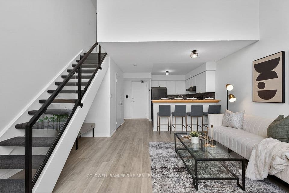 200 Manitoba Street 224, Toronto, ON M8Y 3Y9 – main photo