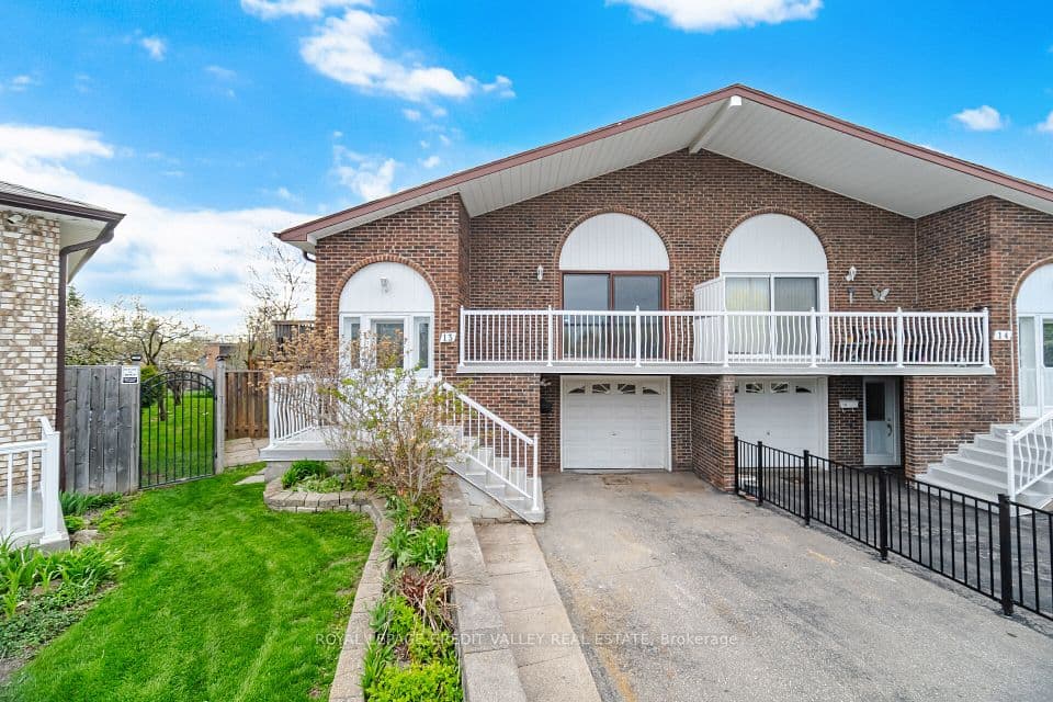 13 Cheryl Court, Brampton, ON L6V 3C2 – main photo