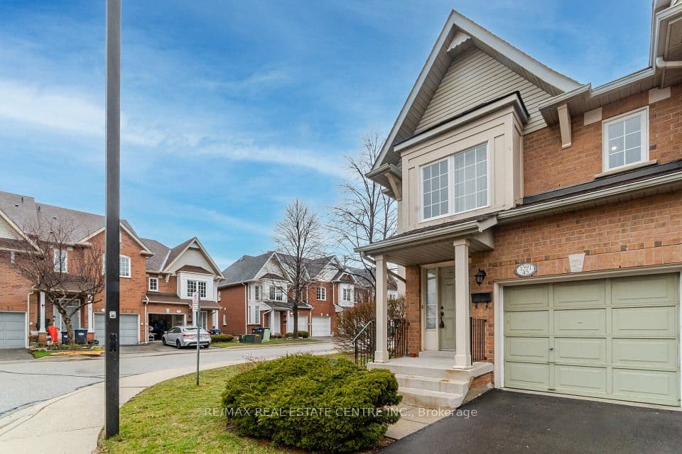 1591 South Parade Court 45, Mississauga, ON L5M 6G1 – photo 3