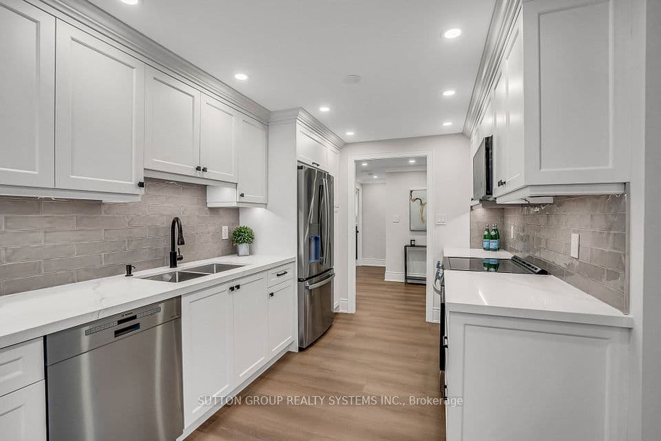 2180 Marine Drive 501, Oakville, ON L6L 5V2 – main photo